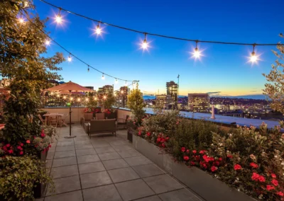 24/7 Rooftop Lounge in Capitol Hill Seattle Apartment Complex